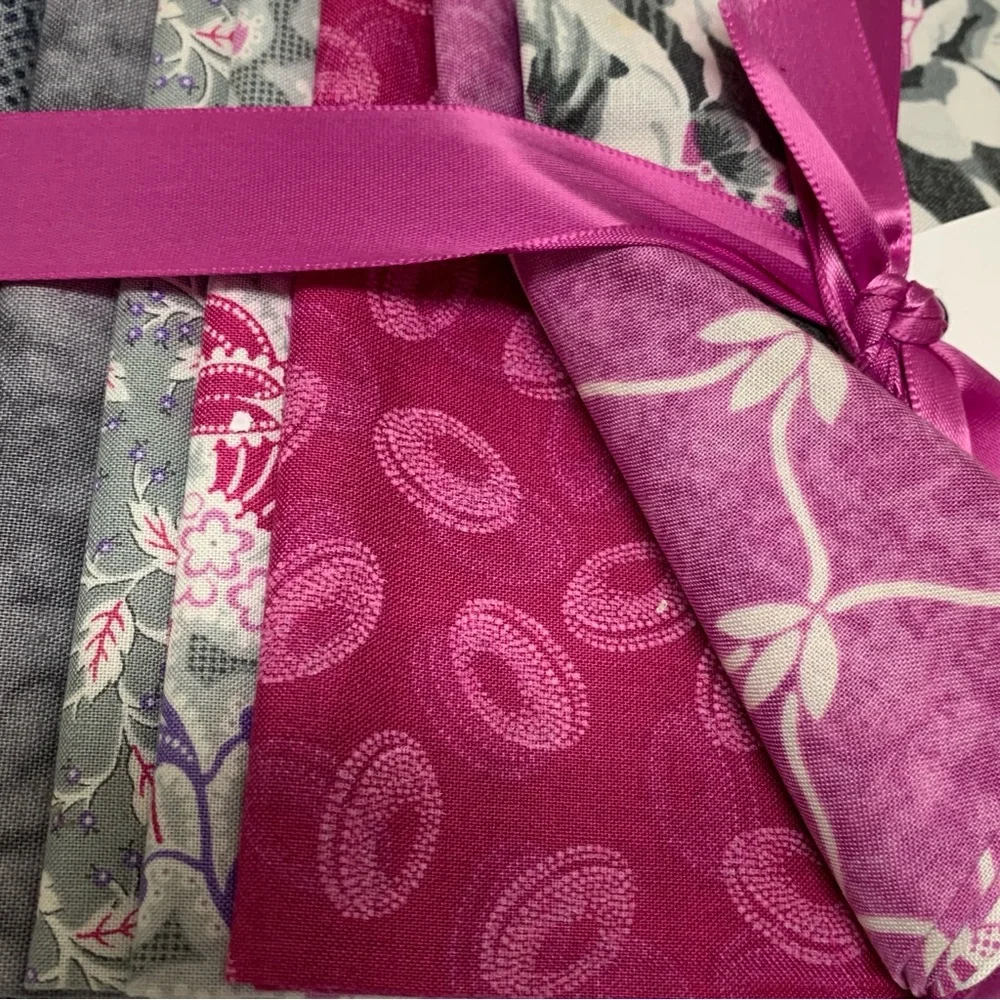 8 Piece Floral Patterned Fat Quarters Bundle Sweet Treat Enchante II Gray Pink